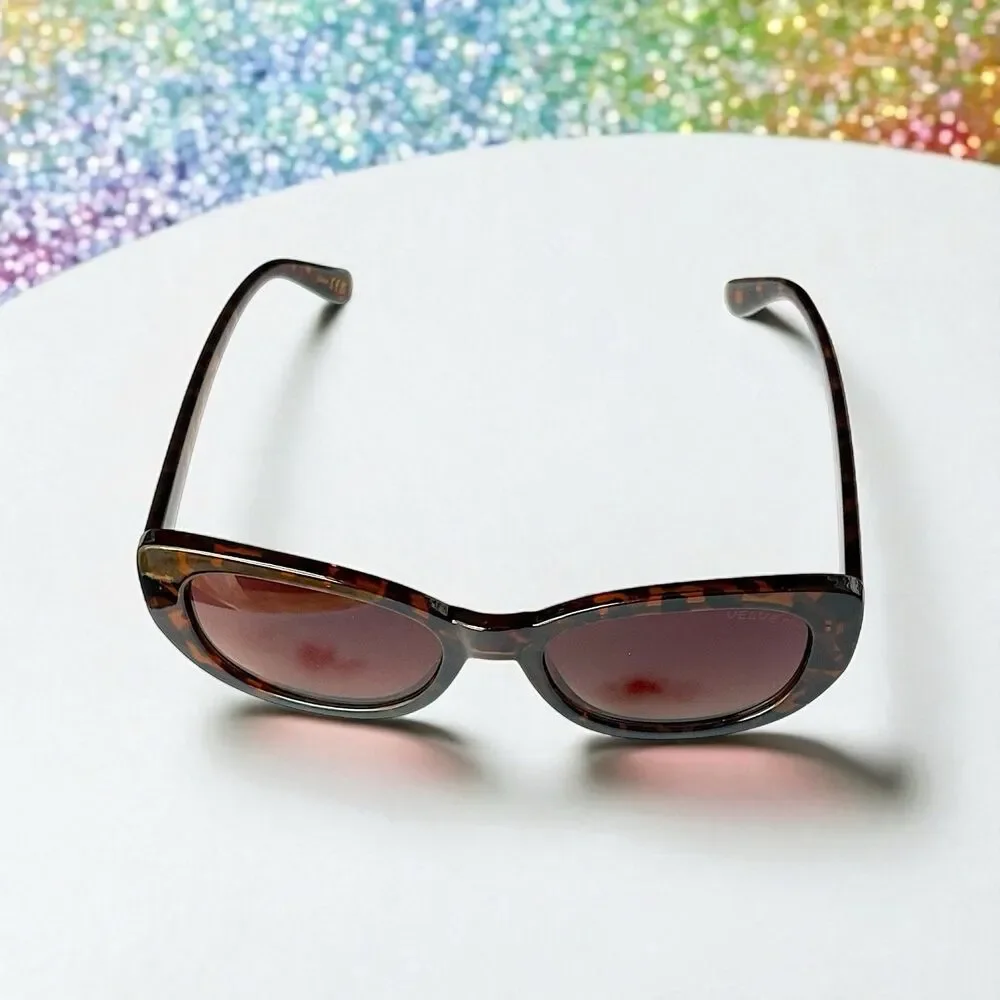 VELVET EYEWEAR The Harper Cat Eye Sunglasses in tortoise w/microfiber pouch